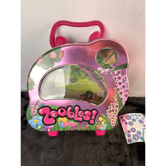 ZOOBLES METAL TIN CARRY CASE WITH 5 PETS AND 2 STANDS *READ* - Picture 4 of 4